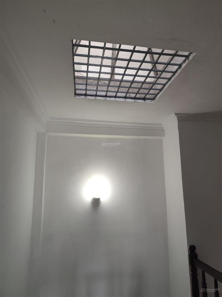 Bán nhà đường ngọc lâm long biên nhỉnh 6 tỷ 33m2 mt 4m 4 tầng cách mặt phố 2 nhà giao hồng tiến