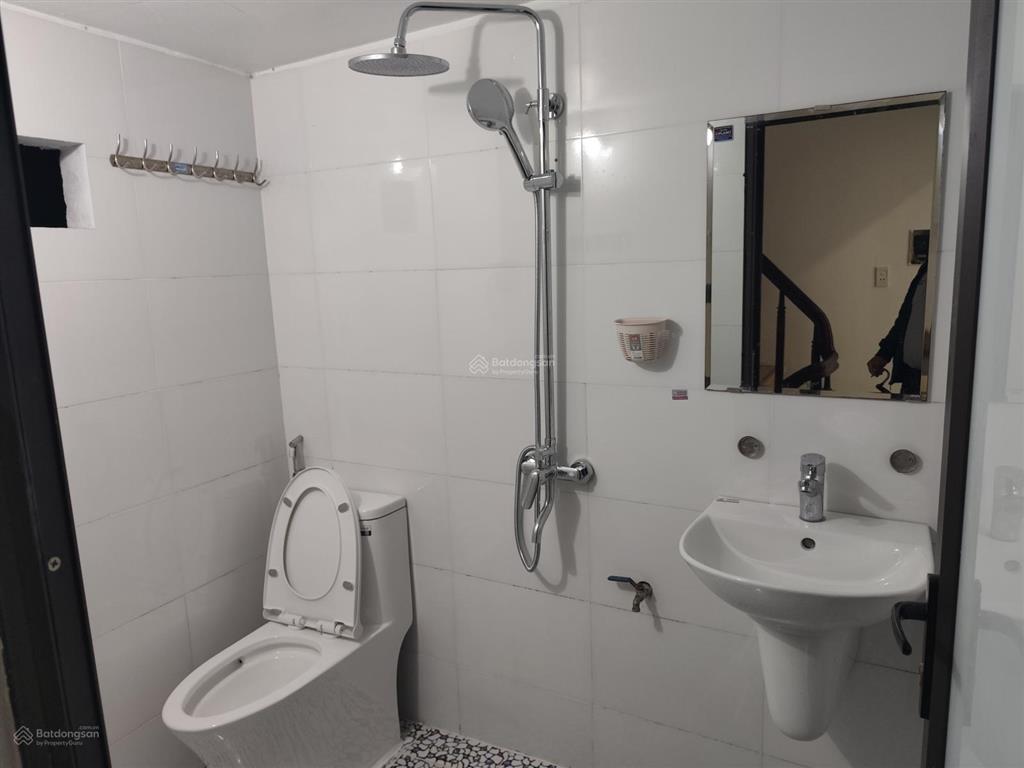 Bán nhà đường ngọc lâm long biên nhỉnh 6 tỷ 33m2 mt 4m 4 tầng cách mặt phố 2 nhà giao hồng tiến