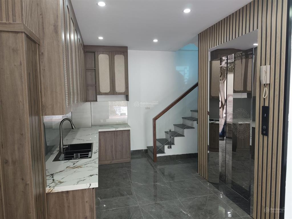 Bán nhà cổ linh đối diện aeon long biên nhỉnh 12 tỷ 6 tầng thang máy ô tô kd gần cầu vĩnh tuy