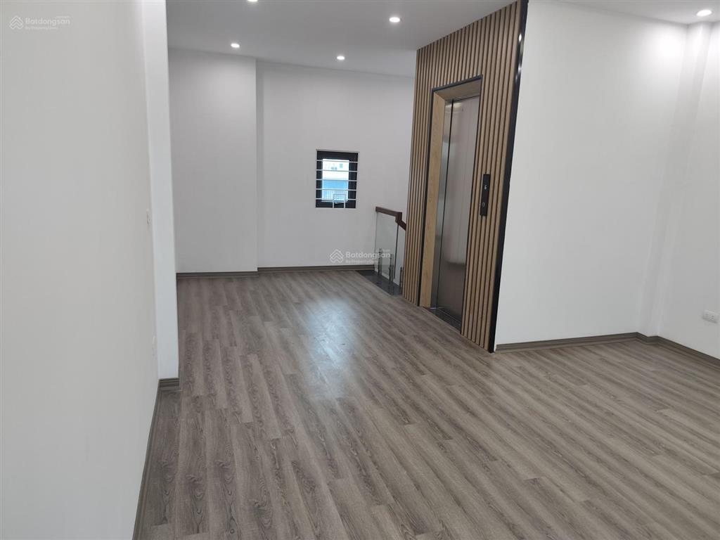 Bán nhà cổ linh đối diện aeon long biên nhỉnh 12 tỷ 6 tầng thang máy ô tô kd gần cầu vĩnh tuy