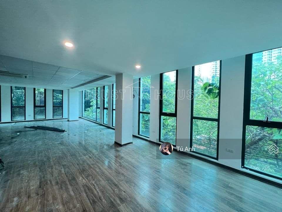 Cho thuê nhà võ oanh, p. 25, q. bình thạnh, dt 8,5x20m, hầm trệt 4 lầu, view kính