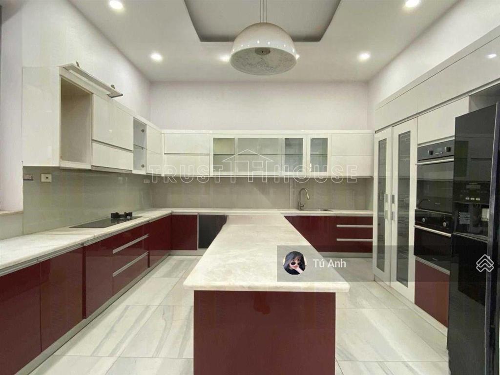 Cho thuê nhà hoàng diệu, p. 10, q. phú nhuận, dt 16x25m, 1 trệt 2 lầu