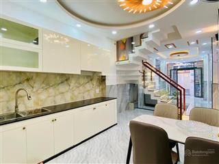 Nhà 4 tầng sau chợ đầu mối thủ đức, bình chiểu thủ đức chỉ hơn 4 tỷ sổ hồng riêng