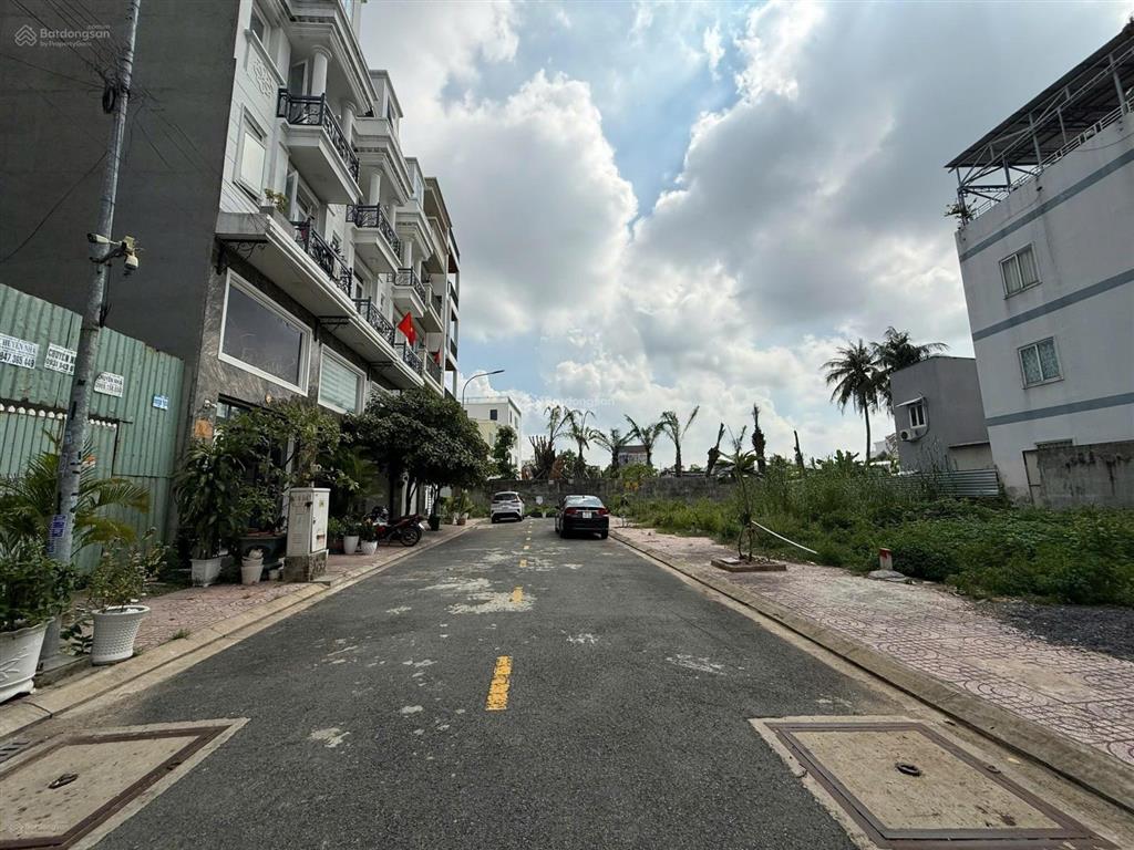 Đất thổ cư đường hà huy giáp, thạnh lộc, quận 12, sổ hồng riêng, đường nhựa xe tải tránh