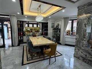 Chính chủ bán villa 4,000m2 sân vườn, sông sài gòn  phạm văn đồng, giá tốt cho kh thiện chí