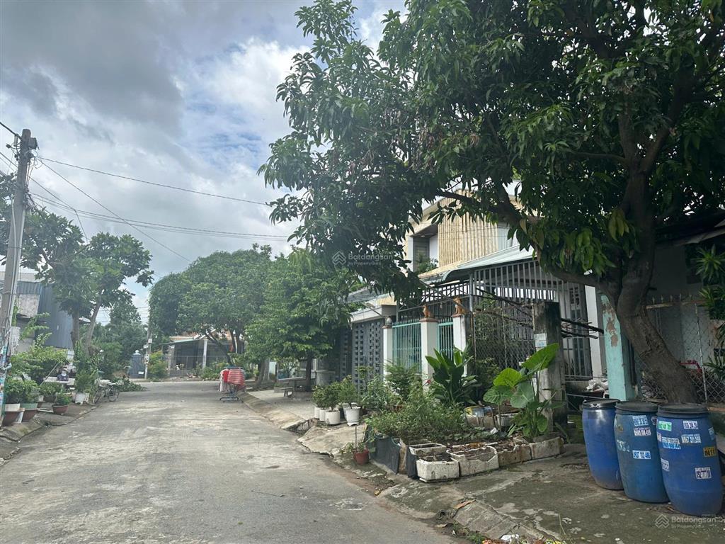 Bán đất biệt thự 300m2,ngang khủng 13,5m,gần trường thpt nguyễn thị minh khai (200m)