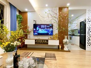 Căn hộ mặt đường trung kính  cầu giấy 3 ngủ, 2 vệ sinh. giá 6.5 tỷ