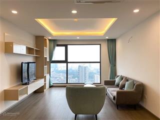 Bán căn hộ gần công viên cầu giấy  dt 120m2, 3 ngủ, giá hơn 8 tỷ thương lượng căn góc