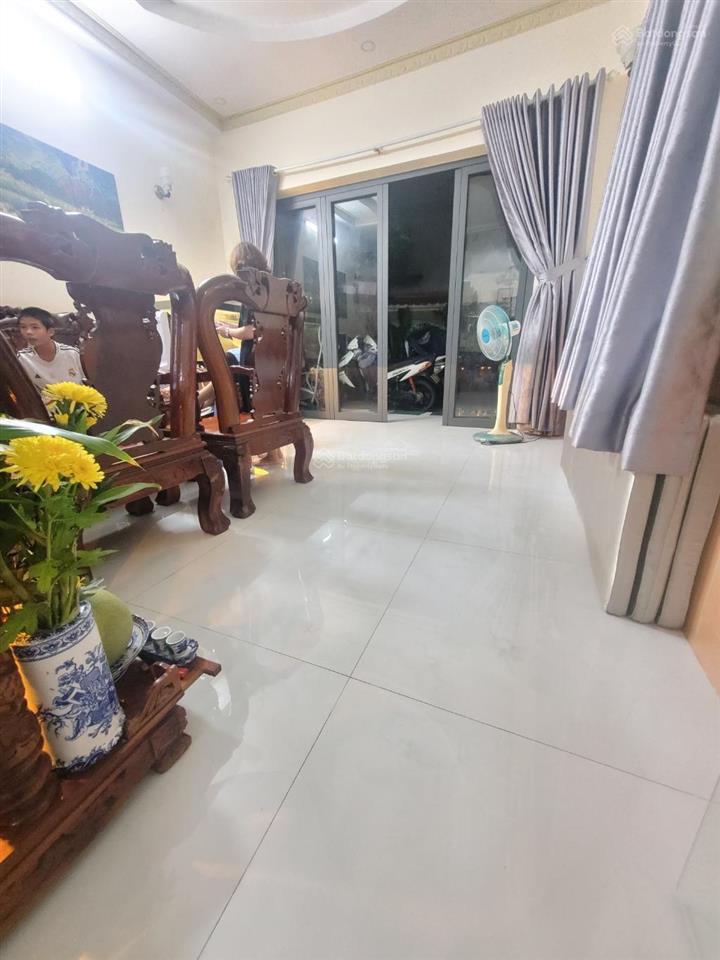 Chỉ 7,9 tỷ có nhà sân vườn 80m², 2 tầng ngang 6m, khu cán bộ nguyễn xí đối diện vincom saigonres