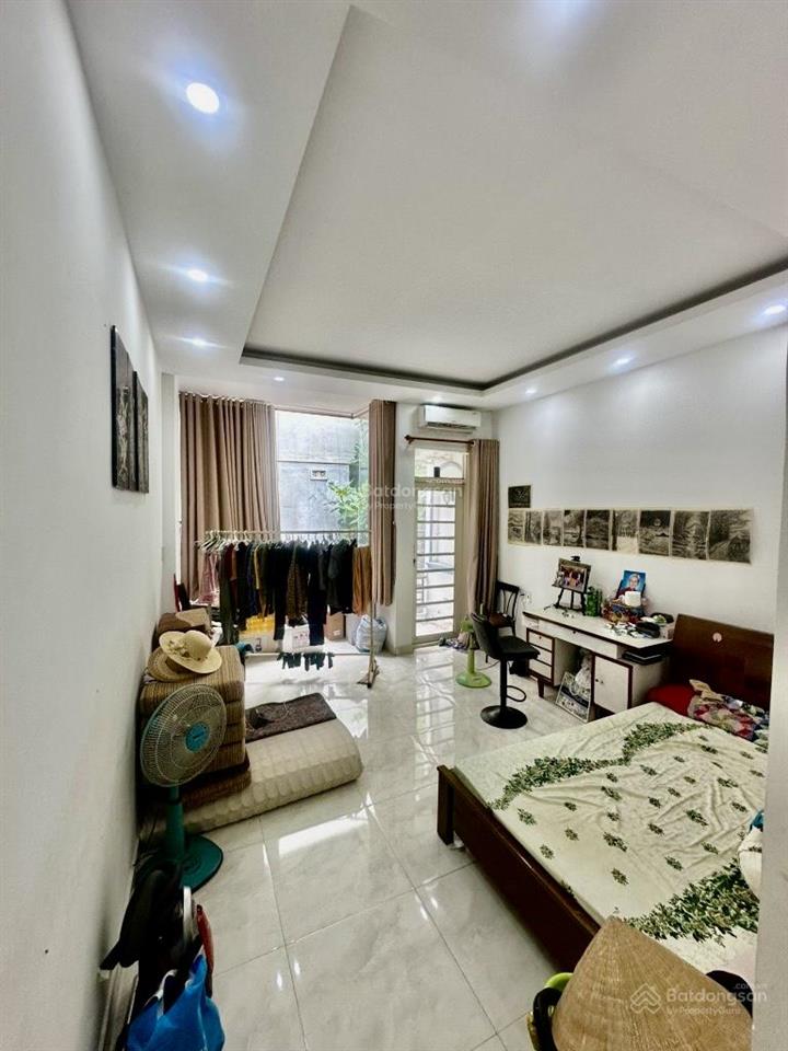 Bán nhà nơ trang long sát nguyễn xí (vincom plaza)  oto tới nhà  3 tầng 4pn  82m2 chỉ 9.5 tỷ tl