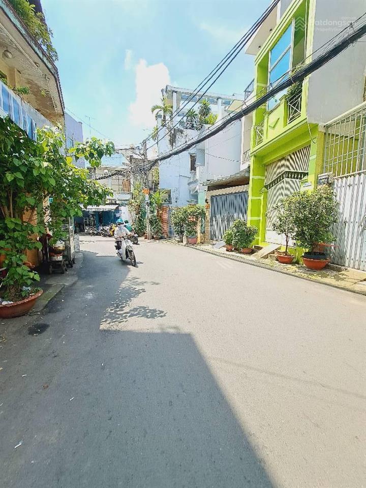 Bán nhà sân vườn oto đậu trung tâm bình thạnh sát chợ bà chiểu hẻm 7m tt 120m2 đất 2 tầng chỉ 8.6tỷ
