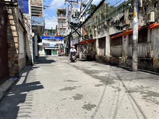 Bán gấp nhà 2 tầng btct sát chợ bà chiểu 82m2 (4.6x17.6m) oto tới sát nhà chỉ 109tr/m2