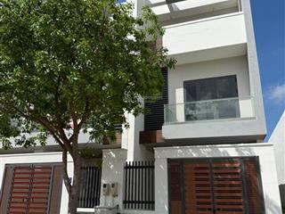 Cần bán căn nhà phố trung tâm tp bà rịa, 120m2 giá 4.2 tỷ, có sổ hồng.  0775 707 *** phạm yến