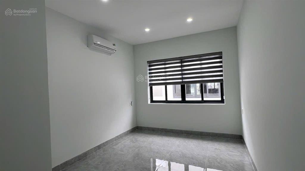 Bán gấp căn nhà phố bà rịa 120m2 xây 1 trệt 2 lầu  có sổ hồng 5.450 tỷ.  phạm yến 0775 707 ***