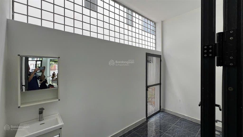 Bán gấp căn nhà phố bà rịa 120m2 xây 1 trệt 2 lầu  có sổ hồng 5.450 tỷ.  phạm yến 0775 707 ***