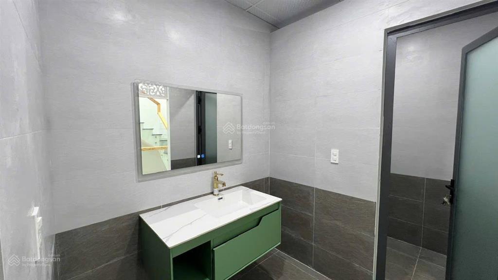 Bán gấp căn nhà phố bà rịa 120m2 xây 1 trệt 2 lầu  có sổ hồng 5.450 tỷ.  phạm yến 0775 707 ***