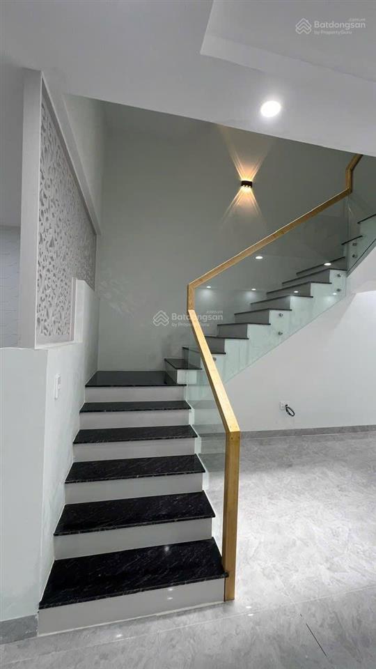 Bán gấp căn nhà phố bà rịa 120m2 xây 1 trệt 2 lầu  có sổ hồng 5.450 tỷ.  phạm yến 0775 707 ***