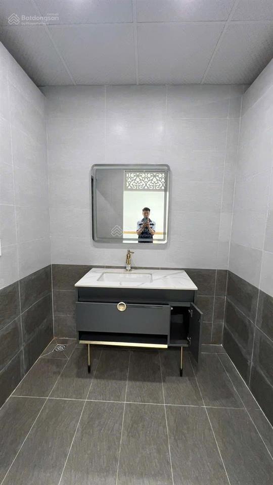 Bán gấp căn nhà phố bà rịa 120m2 xây 1 trệt 2 lầu  có sổ hồng 5.450 tỷ.  phạm yến 0775 707 ***