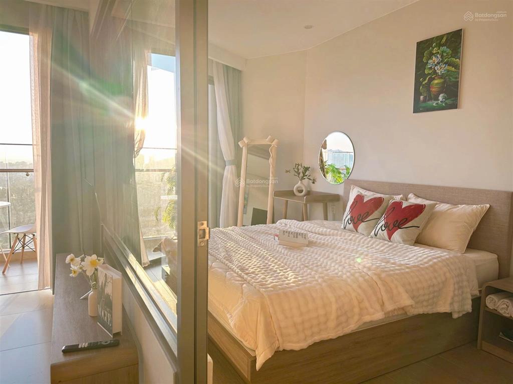 Bán căn 2pn 50m2 full nội thất the sóng vũng tàu, giá 2.2 tỷ, cách biển 200m. phạm yến 0775 707 ***