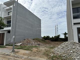 Bán gấp lô đất 141m2 bà rịa city gate, ngay trung tâm bà rịa giá 2.150 tỷ.  phạm yến 0775 707 ***