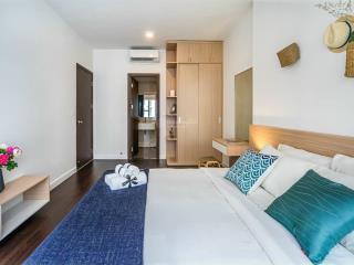 Bán gấp căn 2pn view hồ bơi, tầng đẹp, để lại toàn bộ nột thất cao cấp , thương lượng chính chủ