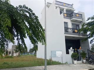 Cần bán căn nhà mt ,shr ,1trệt 2 lầu ,thiết kế sang trọng,chỉ cần 1 ty 300/200m2. 0919 777 *** doanh