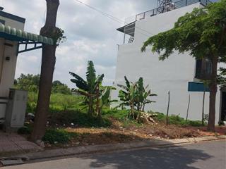 Chủ cần tiền bán gấp lô đất shr, sát mt nguyễn hữu trí, tt tân túc giá 1 tỷ 680/95m2,  0919 777 ***