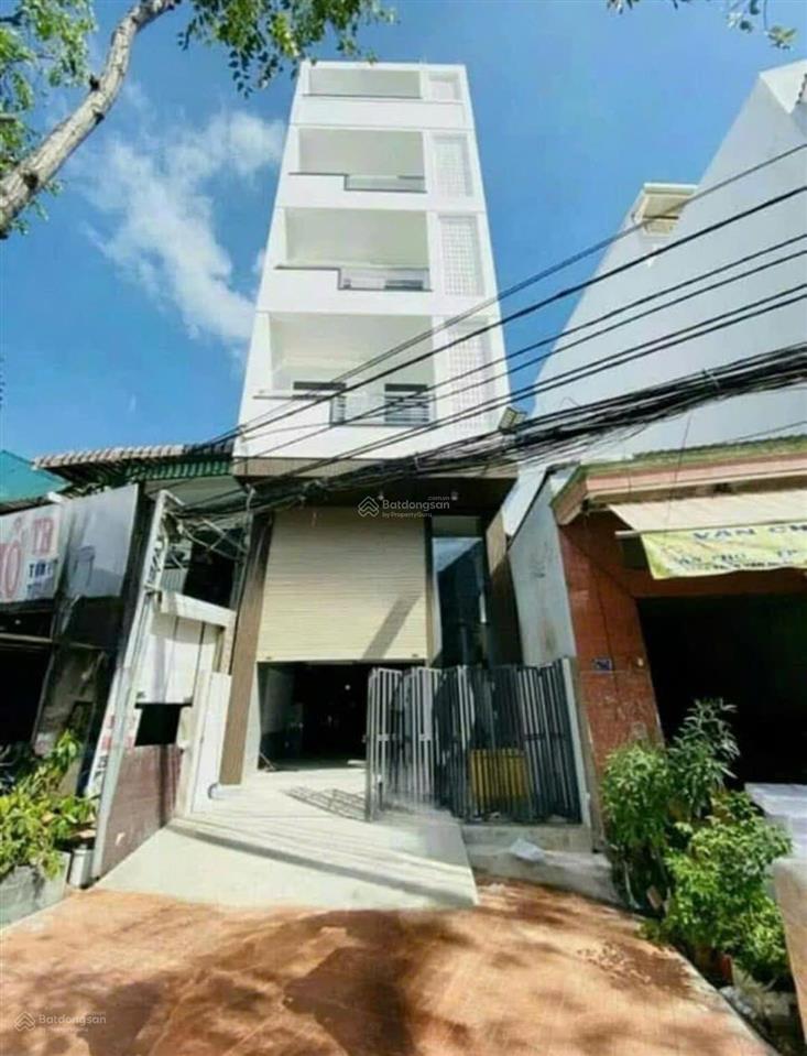 Cho thuê nhà 1 trệt 4 lầu mặt tiền đường trần văn hoài giá 40 triệu