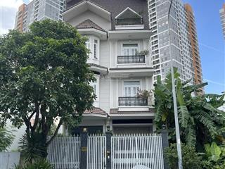 Cho thuê căn villa 8x20m 1 trệt, 2 lầu đường 49 btt  giá 37 triệu/tháng