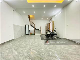 Bán nhà phố văn cao  đội cấn dt 40m2 5 tầng  cách ô tô 20m. gần phố phù hợp ở hoặc cho thuê