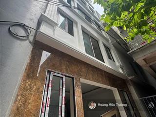 Bán nhà phố hoàng hoa thám  thuỵ khuê dt 40m2 6 tầng thang máy  nhà gần phố  ngõ thông