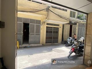 Bán nhà phố văn cao  dt 45m2 5 tầng ô tô đỗ cửa, vào nhà  2 mặt thoáng. gần mặt phố, gần hồ tây!!