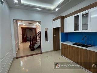 Bán nhà ngõ 68 cầu giấy dt 45m2 5 tầng lô góc  gần ô tô  dân xây chắc chắn!!!