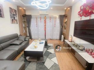 Bán nhà phố dương quảng hàm  nguyễn văn huyên dt 40m2 5 tầng  2 thoáng  nhà đẹp ở ngay!!!