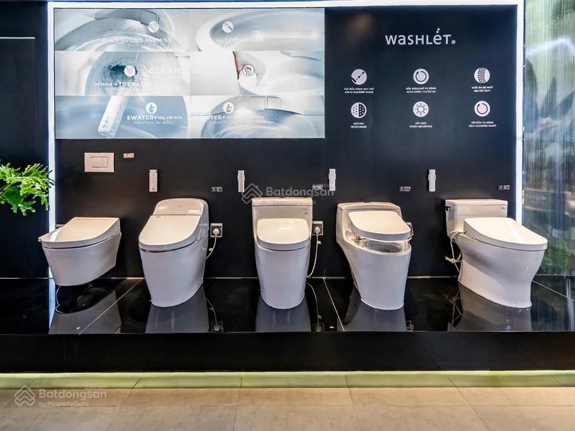 Cho thuê nhà mặt tiền ngang 10m nam kỳ khởi nghĩa q.3  1 trệt 2 lầu 1 tum có thể cải tạo 7 tầng