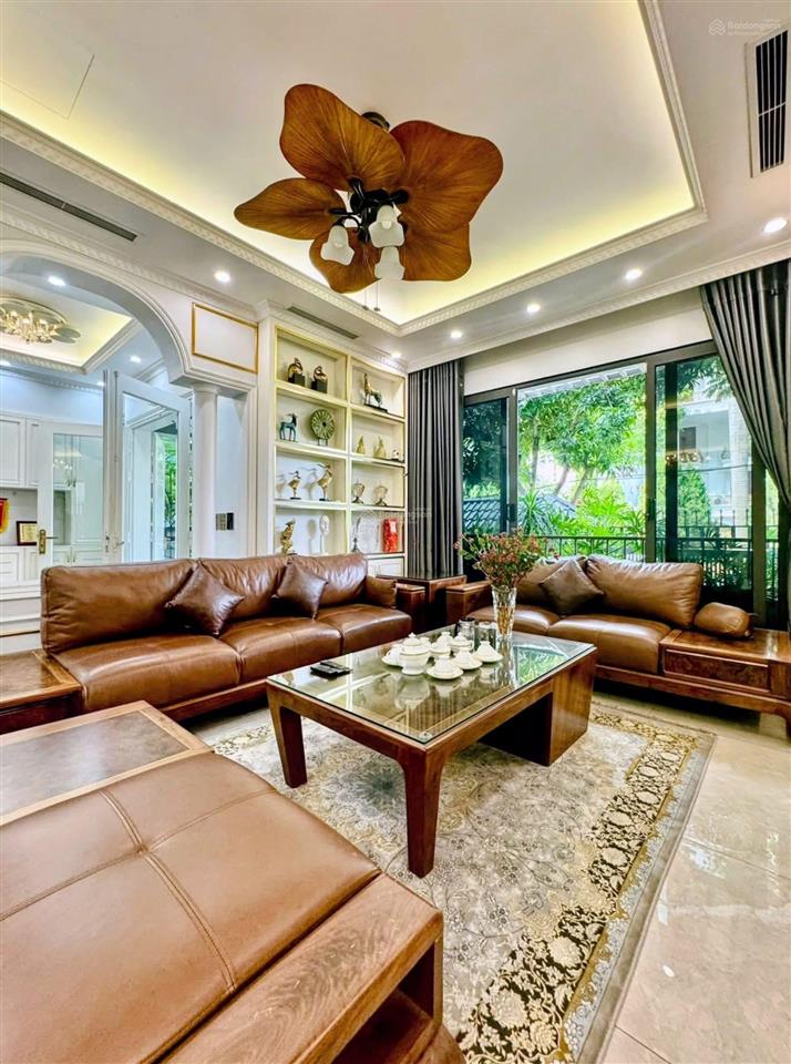 Giảm 2 tỷ bán nhanh 05 căn bt xa la 230  300m2, 4 tầng thang máy, kinh doanh, hơn 40 tỷ