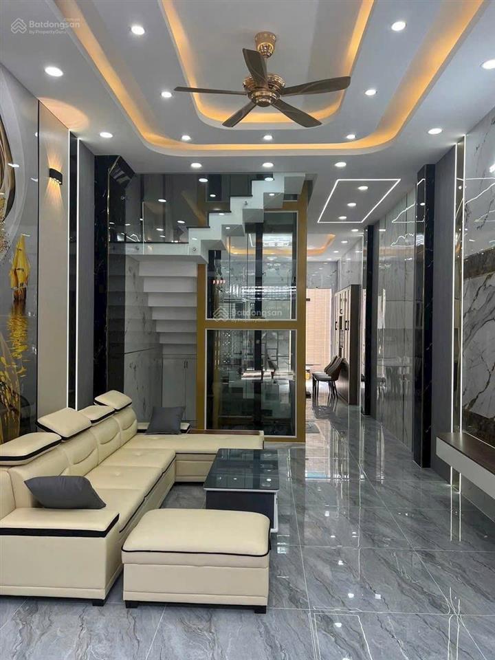 Bán nhà đẹp xây mới 4x17m.xây 3 lầu có thang máy.hẻm 7m thông lê văn khương,phường hiệp thành.q12