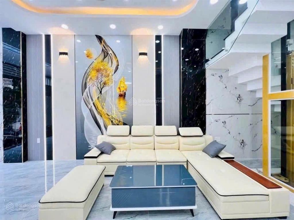 Bán nhà đẹp xây mới 4x17m.xây 3 lầu có thang máy.hẻm 7m thông lê văn khương,phường hiệp thành.q12