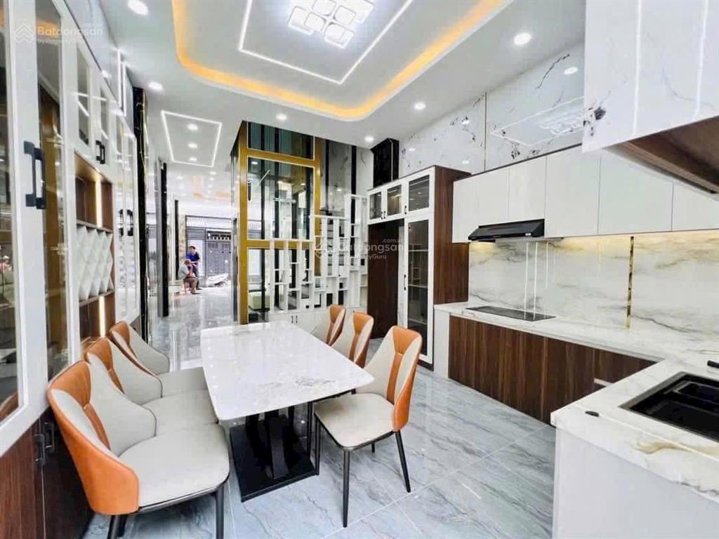 Bán nhà đẹp xây mới 4x17m.xây 3 lầu có thang máy.hẻm 7m thông lê văn khương,phường hiệp thành.q12