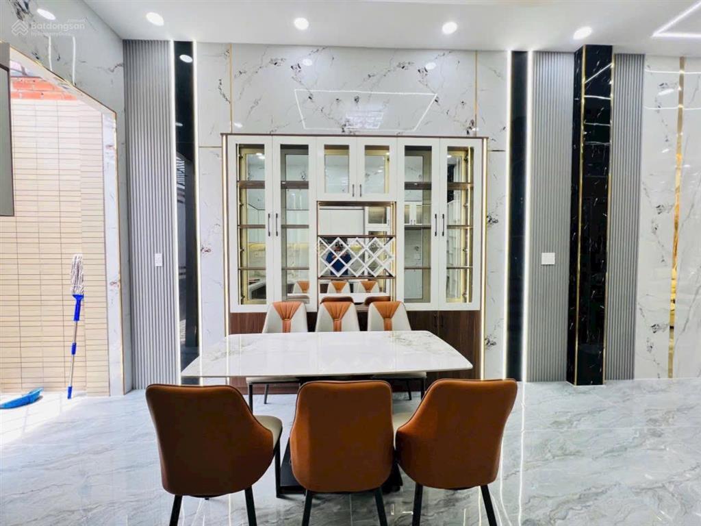 Siêu phẩm xây mới có thang máy 4x16m.đúc 4 tấm hẻm 7m thông lê văn khương.phường hiệp thành.q12