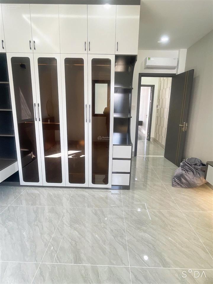 Nhà đẹp 4x15m. xây 1 lửng 3 lầu. hẻm 6m đường thới an 20, phường thới an q12.  0902 702 ***