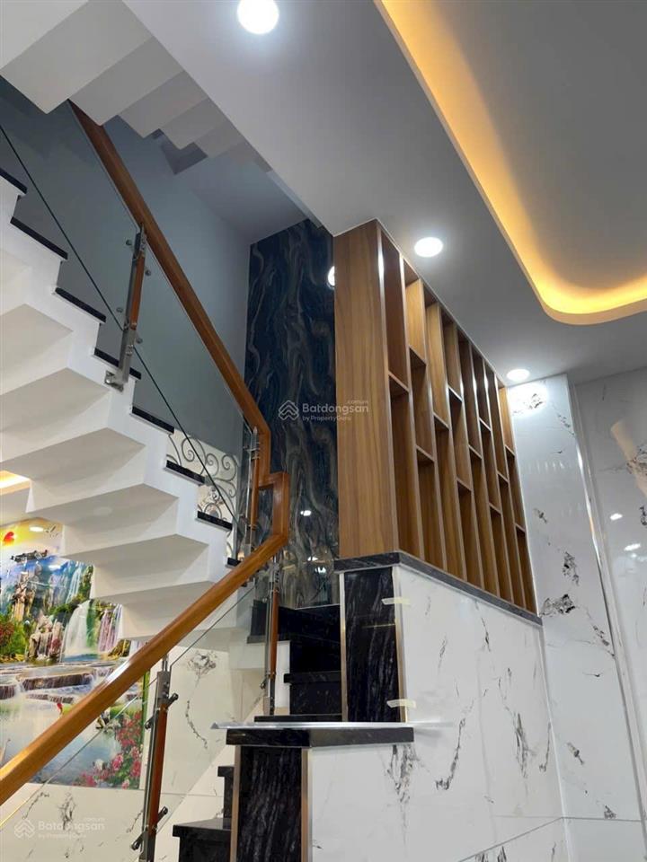 Nhà phố xây mới 5x15m.xây 3 lầu hẻm 6m trục đường lê văn khương,phường hiệp thành.q12