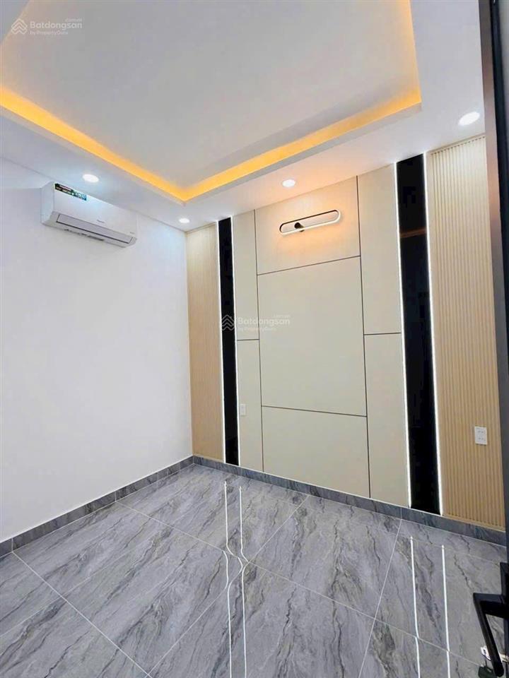 Bán nhà đẹp 4x20m.xây 2 lầu hẻm 6m đường thới an 16,phường thới an.q12. 0902 702 ***