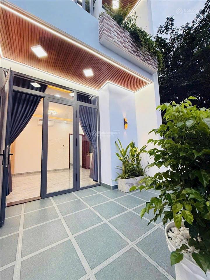 Bán nhà đẹp 4x20m.xây 2 lầu hẻm 6m đường thới an 16,phường thới an.q12. 0902 702 ***