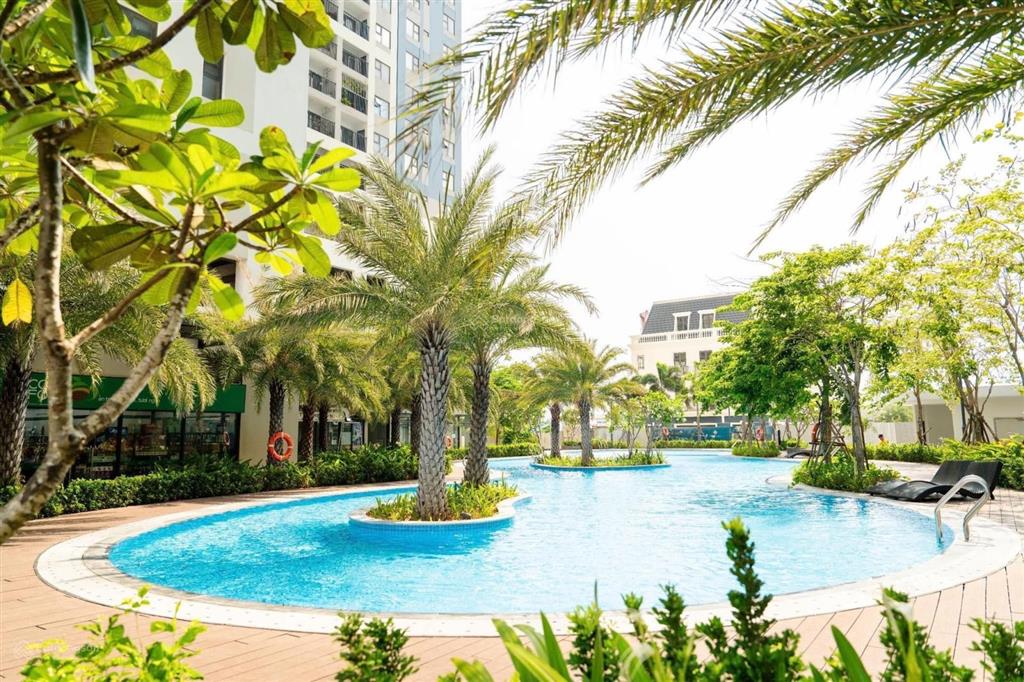 Bán căn hộ charm city full nội thất, view hồ bơi