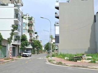 Bán đất tái định cư sát công viên ngọc thụy, 32m, 2 thoáng, ô tô tránh, kinh doanh, chỉ 9.5 tỷ.