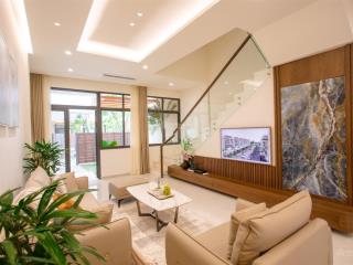 Bán căn nhà phố 1 trệt 2 lầu ven sài gòn cách phú mỹ hưng 18 phút giá rẻ