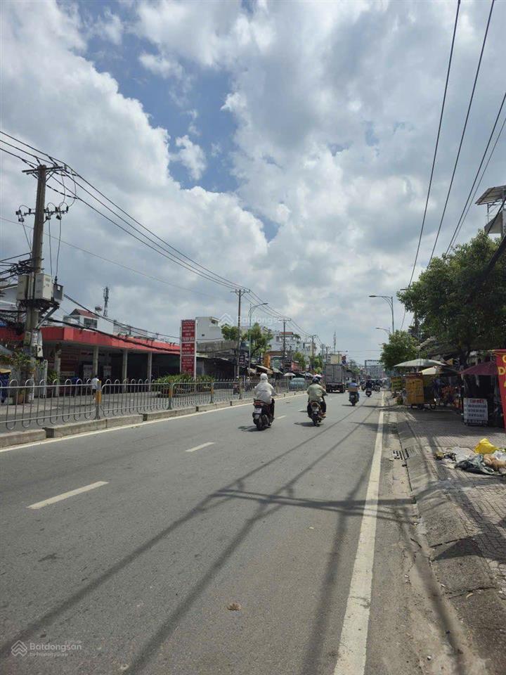 Bán gấp nhà  đang cho thuê xưởng mặt tiền diện tích khủng lê văn quới nhựa 20m lề 8m 780m2 93 tỷ