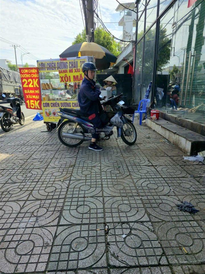 Bán gấp nhà  đang cho thuê xưởng mặt tiền diện tích khủng lê văn quới nhựa 20m lề 8m 780m2 93 tỷ