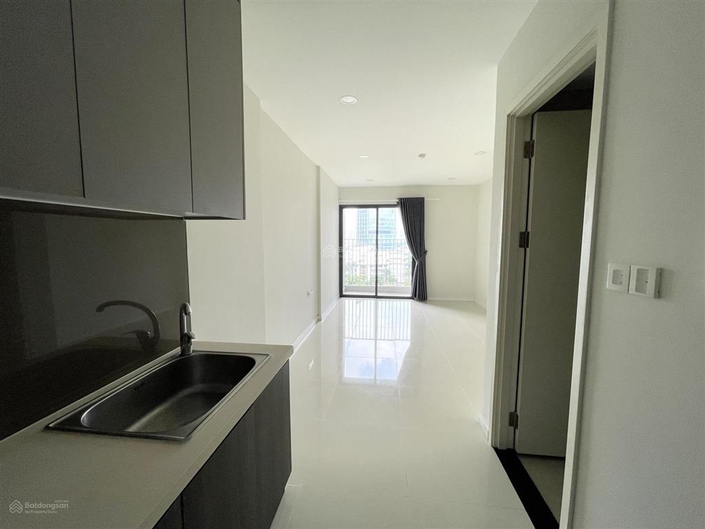 Officetel 28m2 nhà cơ bản giá rẻ (rèm, máy lạnh, tủ bếp)  gần rmit, tdtu, phú mỹ hưng  gặp phụng